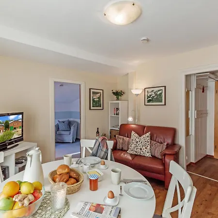 Gaensebluemchen Апартаменты *